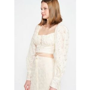 New Floral embroidered crop top in plus  size 2x,3x